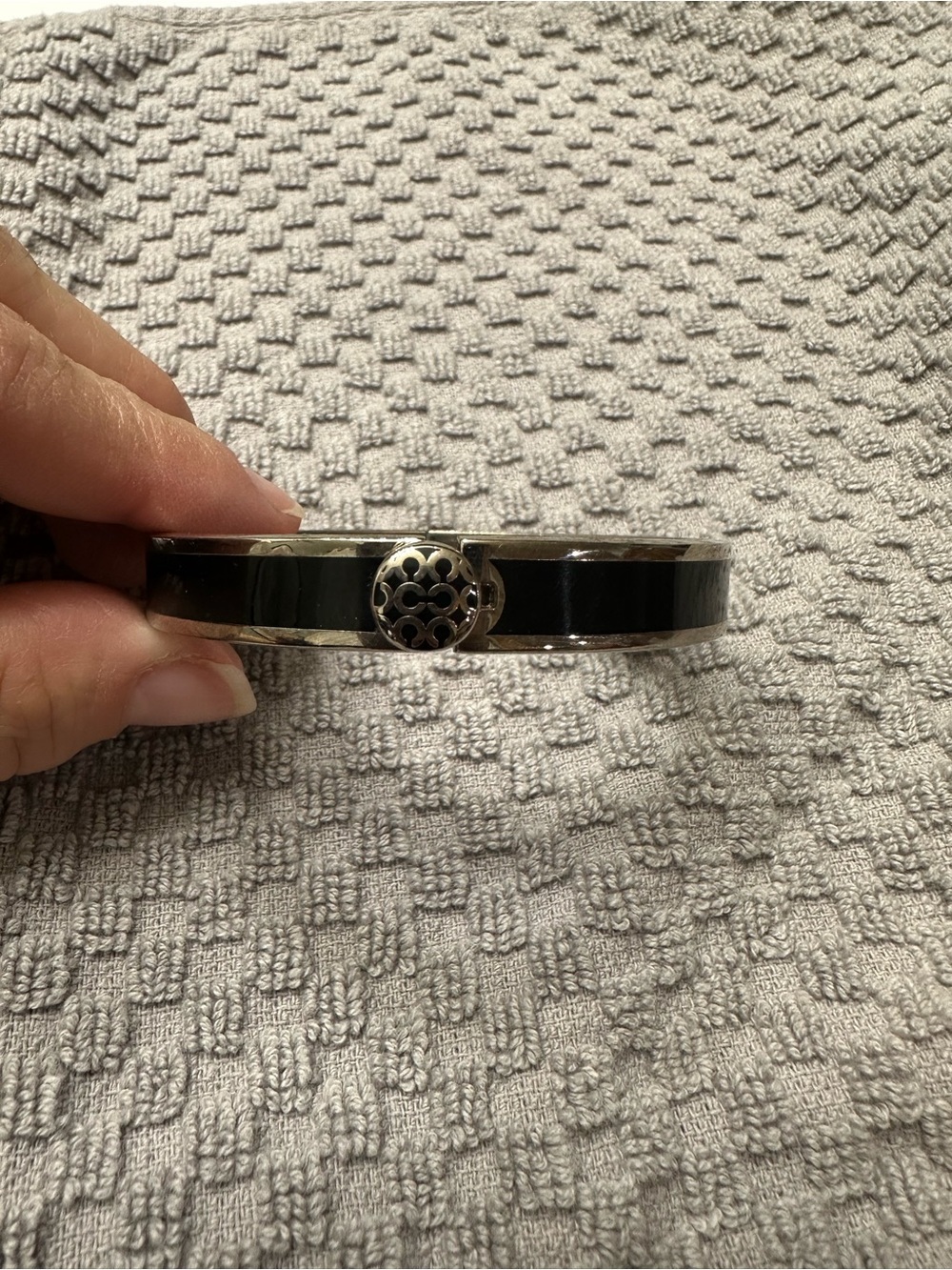 Y2K Coach C Logo Enamel Bracelet Hinged Bangle in Black/Silver authentic